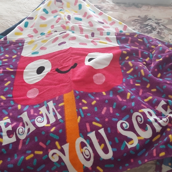 4 children's Beach Towels 28"x58" - Picture 4 of 6